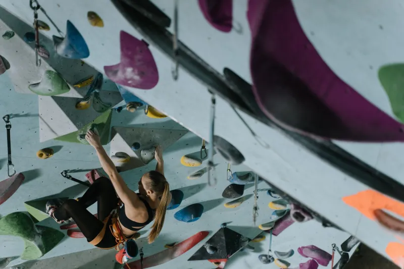 Stop Squeezing So Hard: What Your Grip Strength Obsession Is Costing You on the Wall